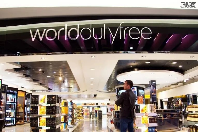 英机场免税店道歉 歧视中国游客绝不能道歉了事