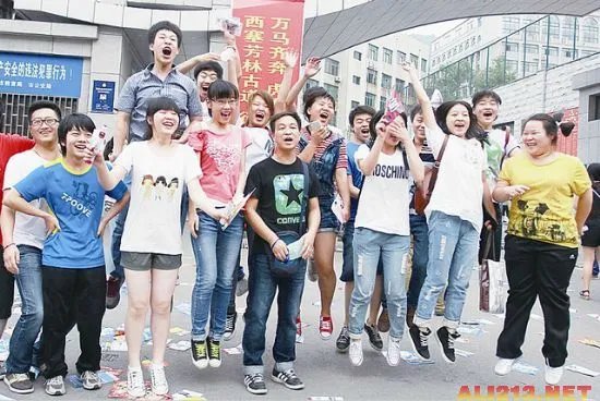 各省陆续公布2014年高考分数线 部分地区创新高