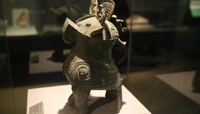 中国历史上第一个有直接文字记载的王朝是什么 历史上第一个有直接文字记载的王朝