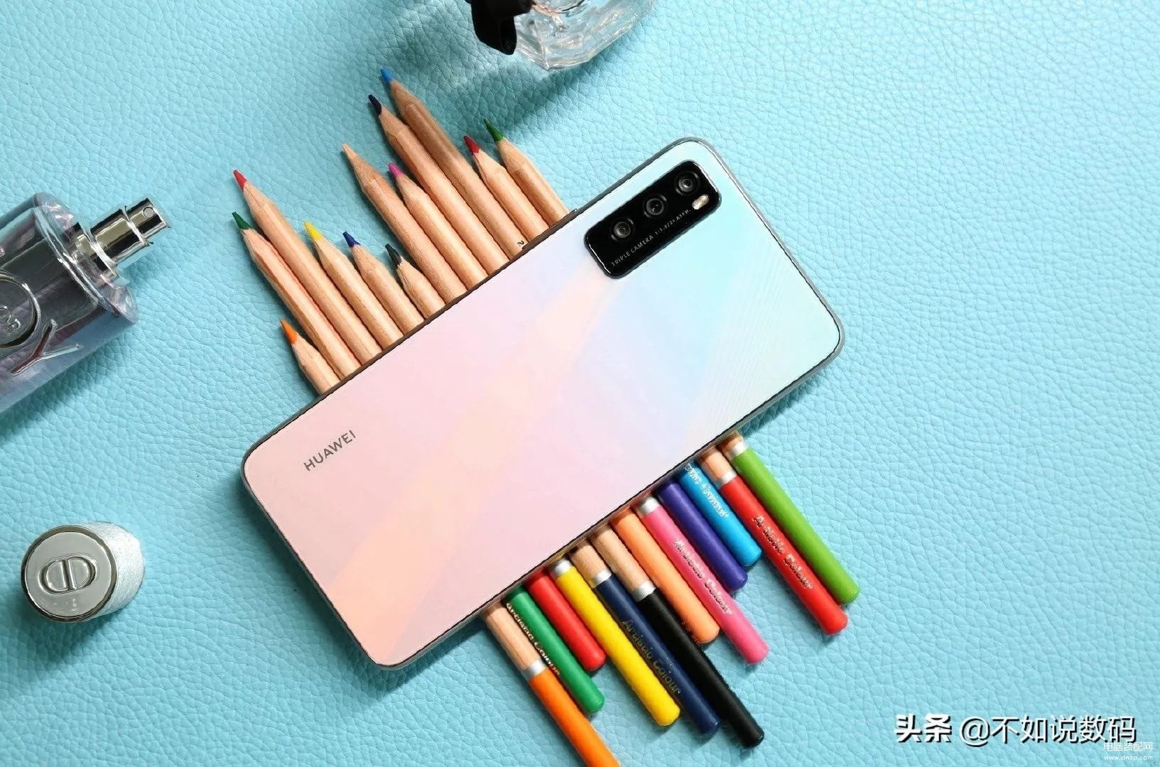 华为畅享z值得入手吗（总结华为畅享Z的两大优点和缺点）