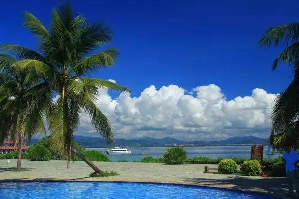 三亚实行临时性全域静态管理，当地的疫情处于什么阶段？