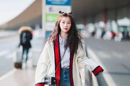 有哪些明星家里很有钱，是富二代？