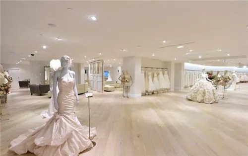 婚纱礼服师的职责是什么 礼服师应该如何介绍婚纱