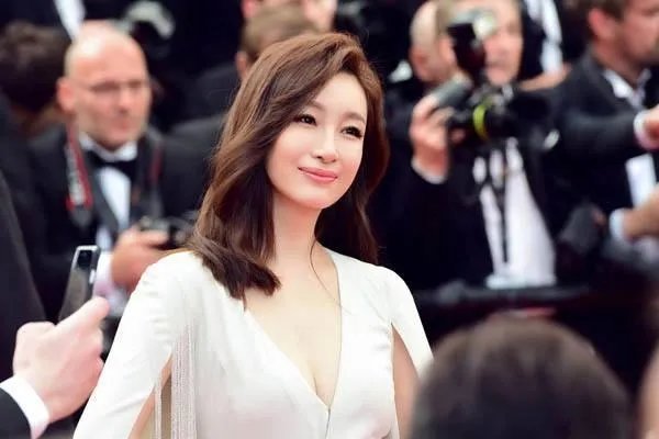 秦海璐婚史丰富，她的现任老公是怎么追到秦海璐的？