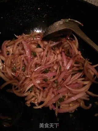 洋葱炒肉