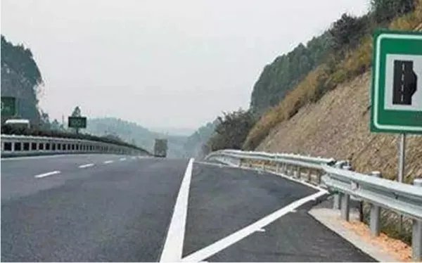 硬路肩是什么意思