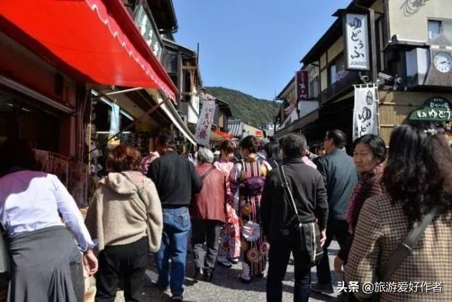 现在跟着旅游团出去旅游，有的报价特别低，你怎么看呢？