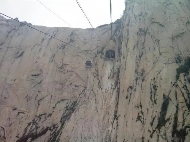 华山为何被称为“奇险天下第一山”？