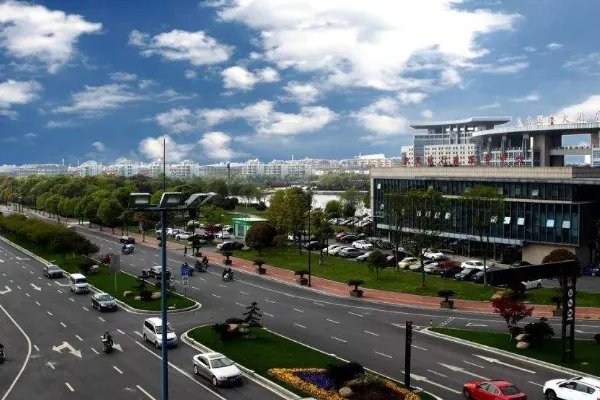 浙江织里镇有多少人