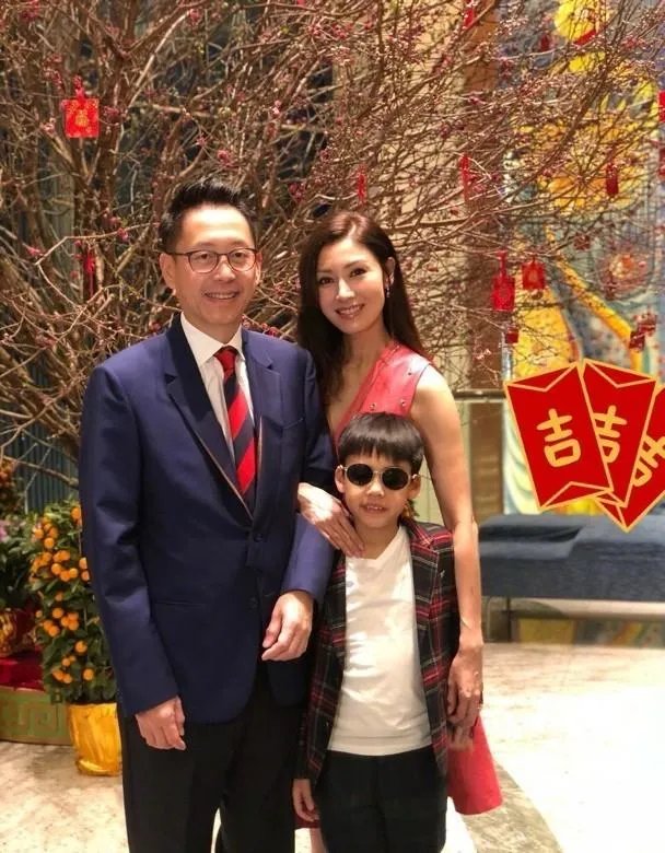 如何评价嫁入豪门的李嘉欣?