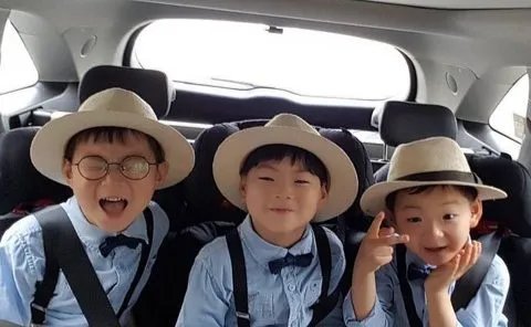 宋家三胞胎9岁生日合照曝光，你还记得他们小时候的模样吗？