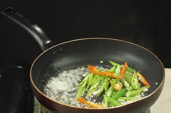 尖椒干豆腐的做法