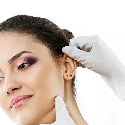 耳朵里面痛是怎么回事