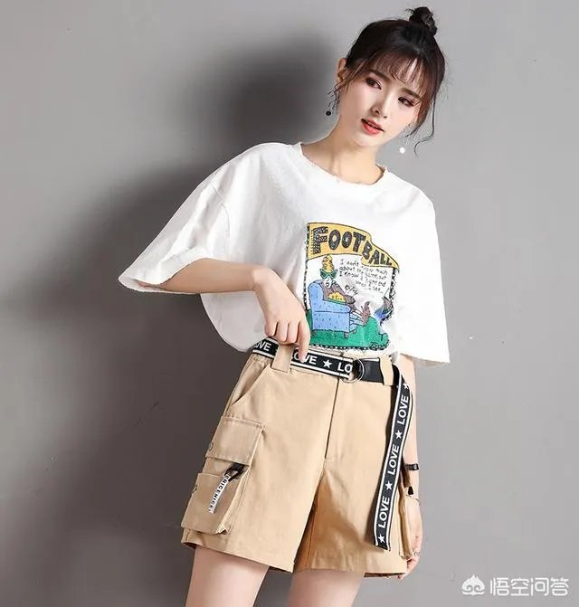 卡其色短裤配什么颜色上衣好看?