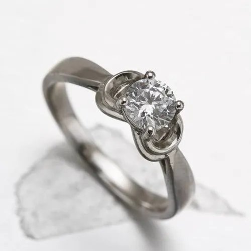 卡地亚戒指尺寸什么时候量好 教你量手寸的5大方法