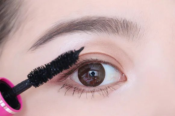 韩式压双眼皮保持多久