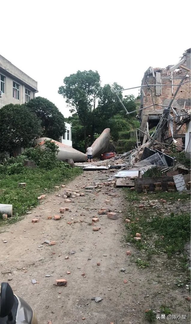 浙江温岭油罐车突发爆炸，汽车被炸飞4层楼高，怎么回事？