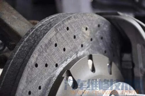 什么是陶瓷刹车盘 陶瓷刹车盘优缺点