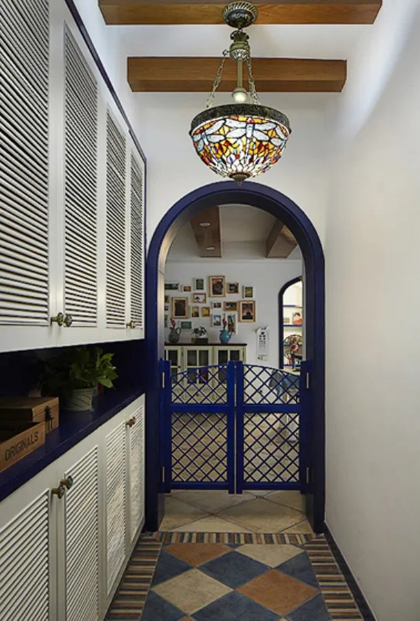 因为儿子喜欢烟台的海，所以就将这片海装在了家里