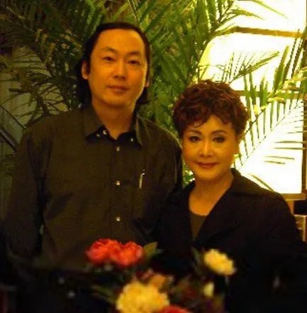 李谷一的第三任丈夫是谁 揭其与历任丈夫分手原因