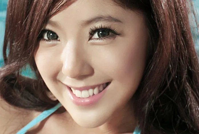 赵奕欢发微博怒怼网友，你认同网友表达的观点吗？