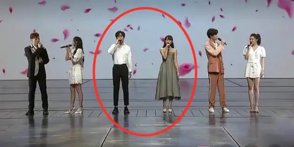 成毅袁冰妍避嫌好明显