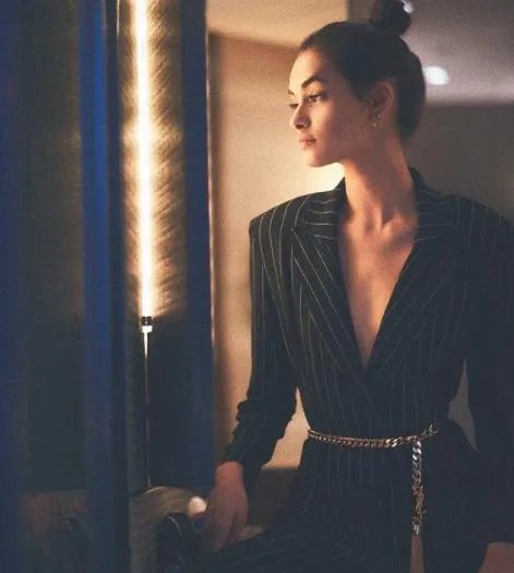 维密上扶奚梦瑶起来的模特是谁？