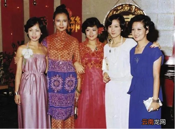 薛家燕女儿公开母亲16岁旧照 薛家燕的女儿