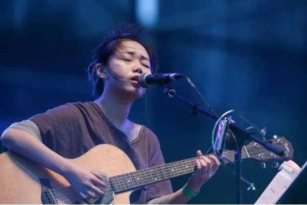 花粥歌曲排行-花粥最出名的歌曲，出山上榜，第九首最催泪