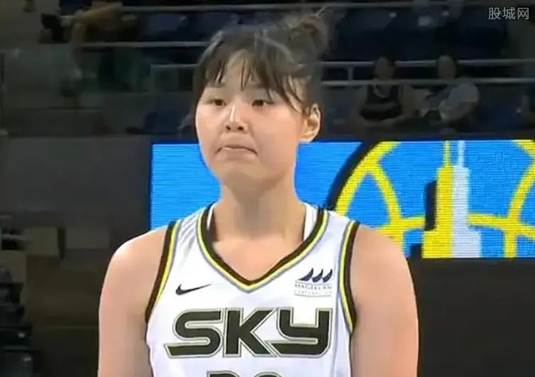 李月汝个人简历 李月汝一年收入多少钱其男朋友是谁