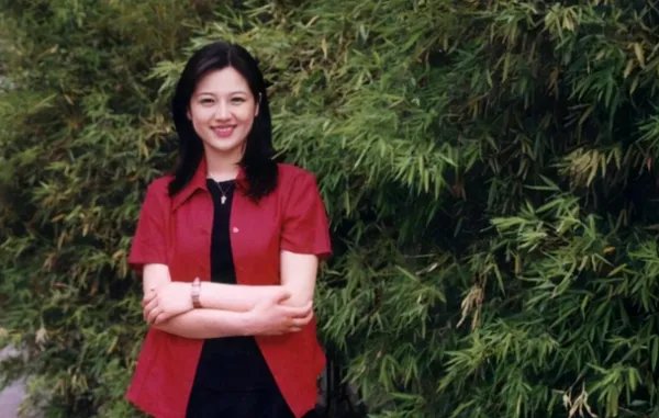 有谁知道 央视的一个女主播 桑潇