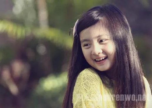 黄磊两个女儿照片图:黄磊二胎女儿近照酷似多多