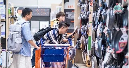 《中餐厅》导演回应请托是怎么说的？