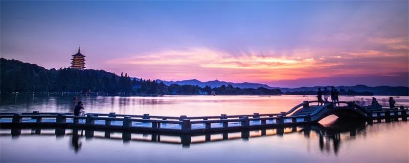 西湖歌舞几时休的上一句 西湖歌舞几时休的上一句是什么