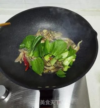 青菜炒蘑菇