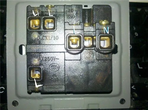 如何接插座开关