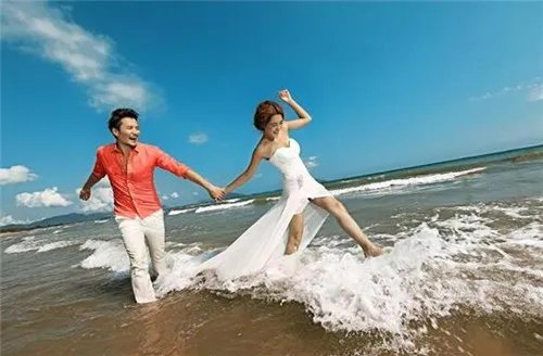 婚纱摄影价位一般是多少钱 拍婚纱照多少价位才合适