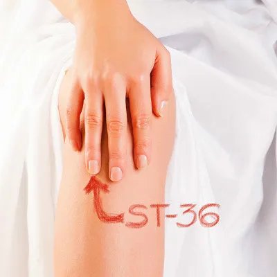 指甲上有小坑点怎么回事？