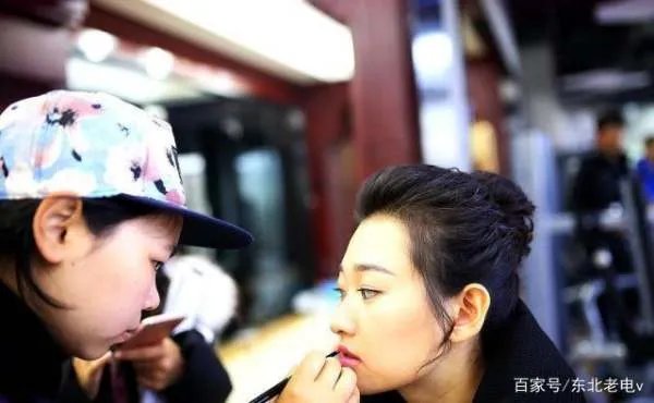 北漂5年,月薪2万,待不下去了,死守北上广的年轻人过得怎么样?