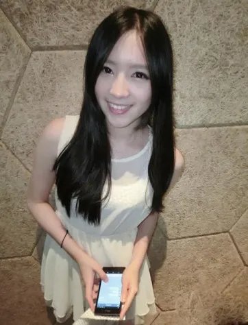 台湾新晋lol美女解说林妤 甜美可人的邻家女孩