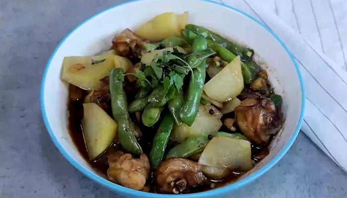 土豆炖鸡块的家常做法 土豆炖鸡块的做法