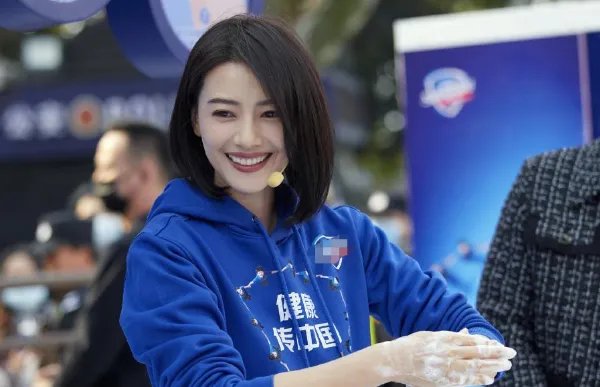 高圆圆：我没有才艺可以展示，明星没有才艺说得过去吗？