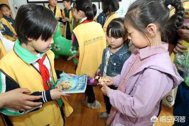 如果学校安排组织一些校服或旧物交易，这样是否是对学生进行节俭，环保的实际教育？