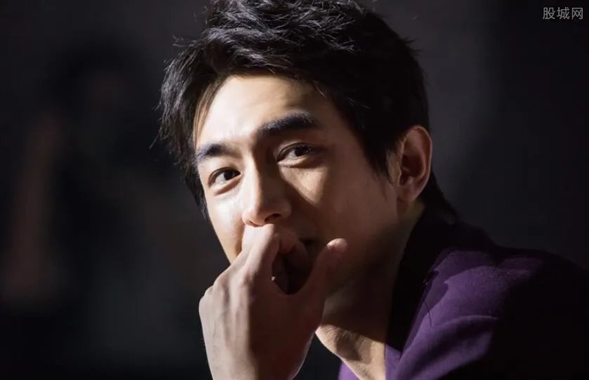 闹菇林更新分手原因 男方劈腿女方向前走