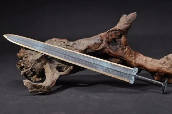 勾践剑什么材料的