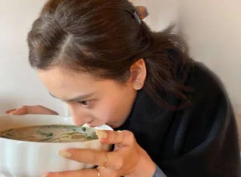 “掉包的速度太快了”，宋祖儿在微博上晒吃螺蛳粉照后为何被这样说？