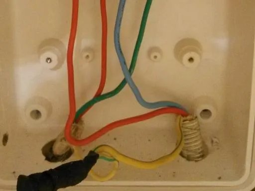 火线零线地线怎么区分