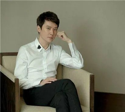 有哪些明星家里很有钱，是富二代？