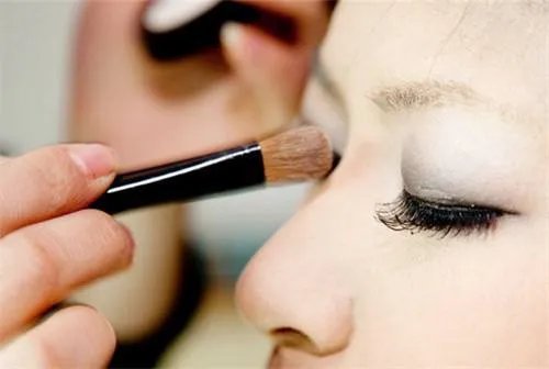 跟妆流程步骤      跟妆需要注意什么