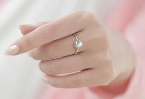 订婚需要戒指吗 订婚戒指一般多少价位